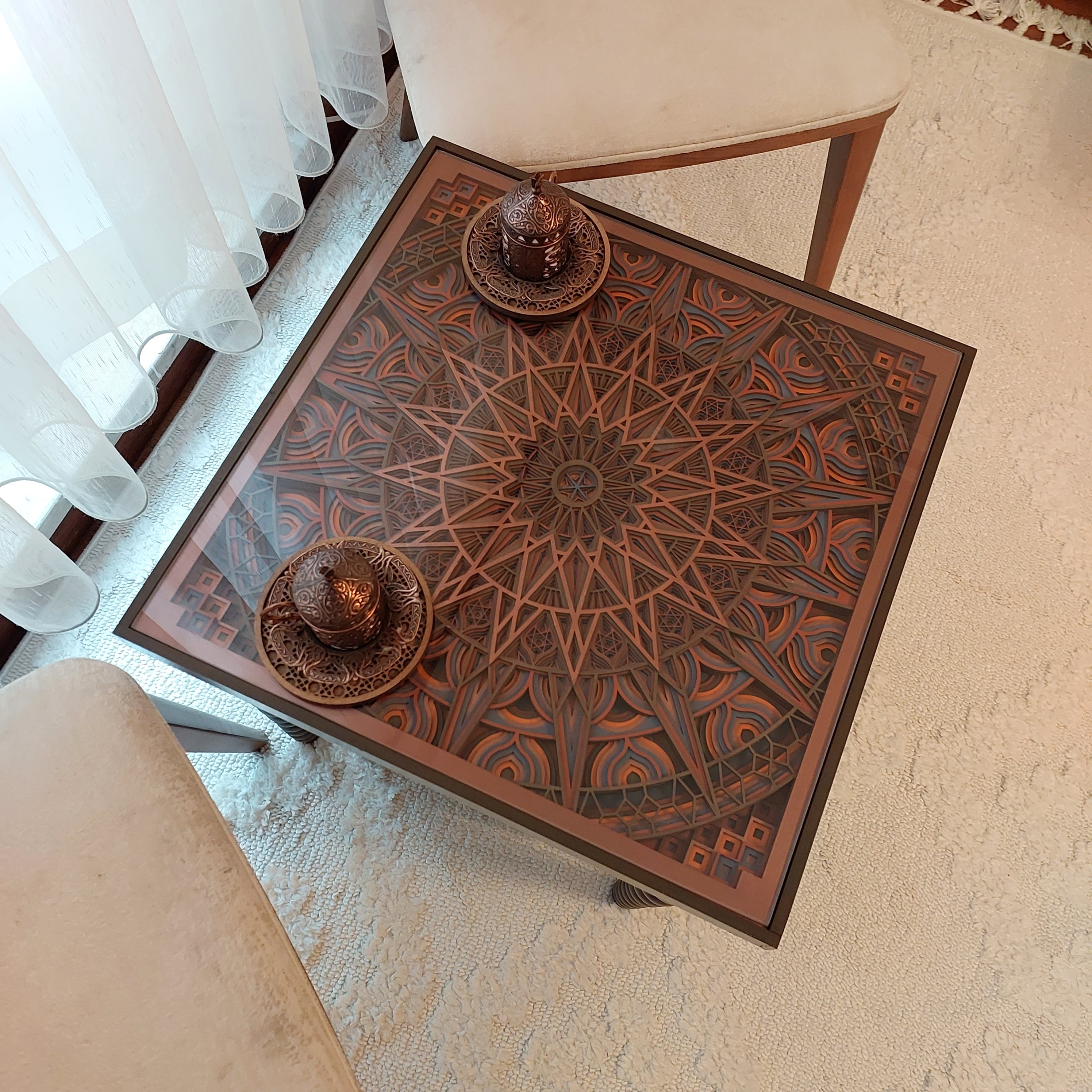 El Yapımı 3D Mandala Yan Sehpa 48×50 cm – Modern Dekoratif Sehpa_Bordo