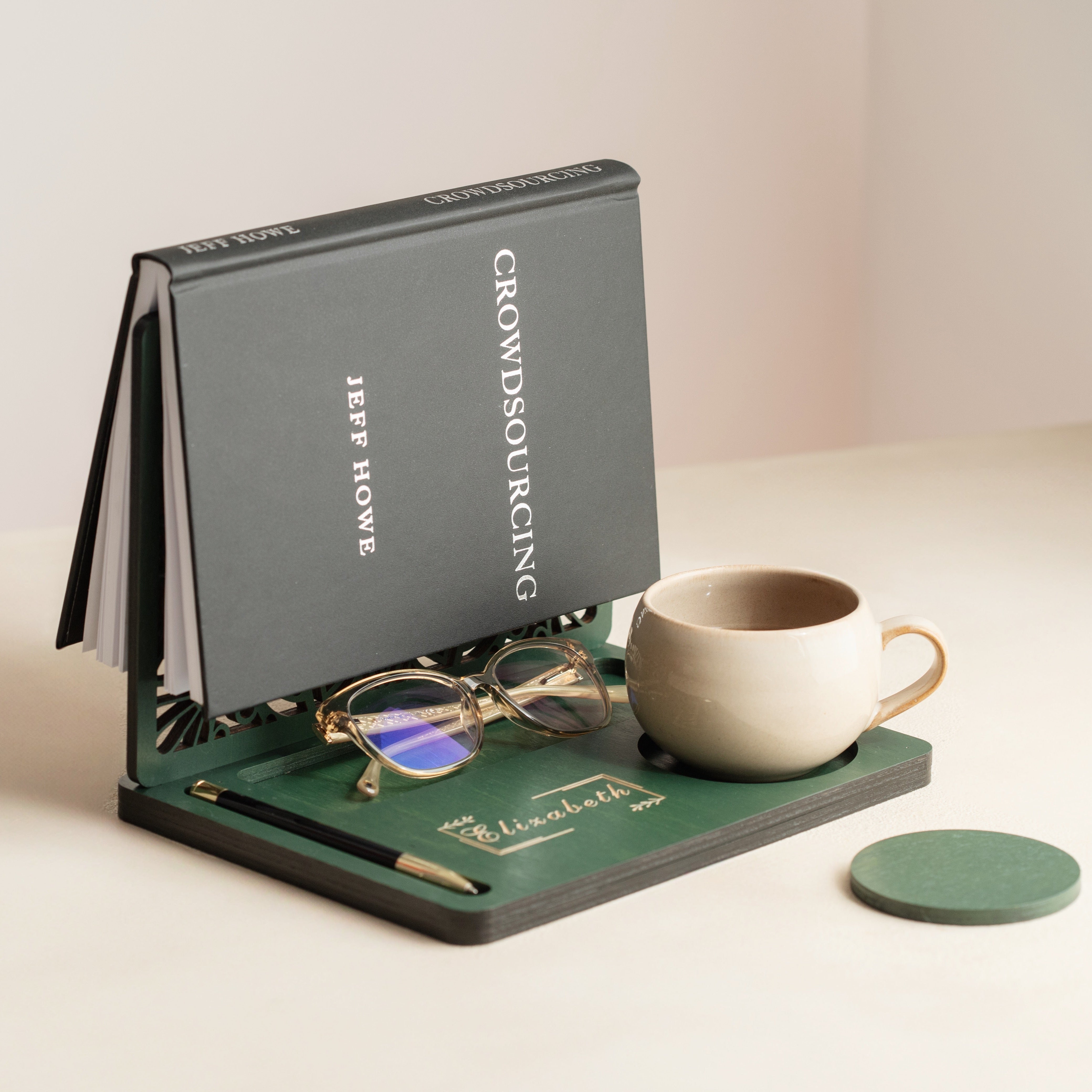 Kişiselleştirilebilir Ahşap Masaüstü Düzenleyici | Kitap Ayracı & Bardak Altlıklı Organizer