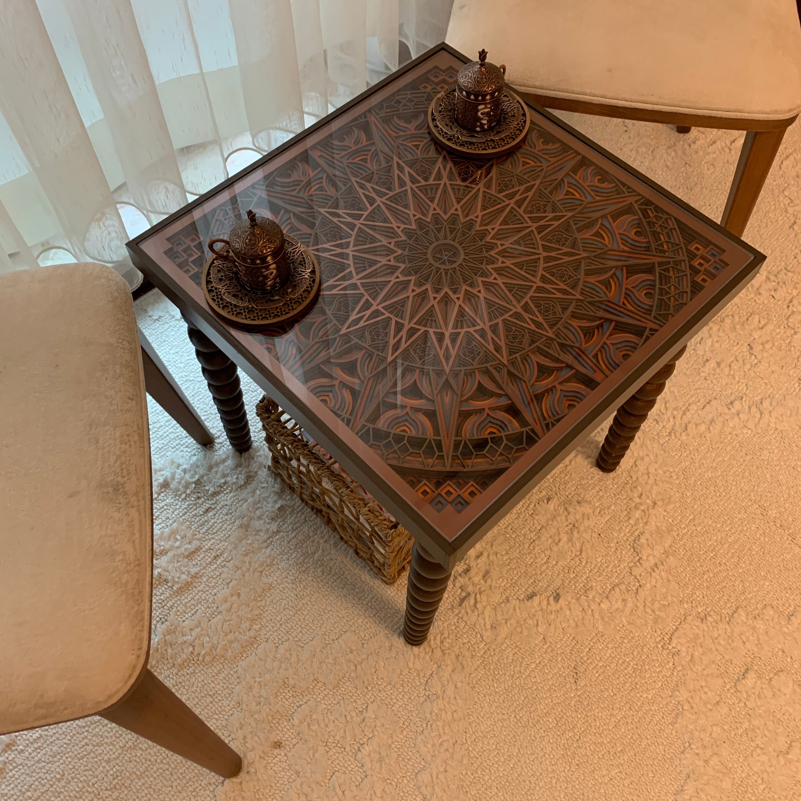 El Yapımı 3D Mandala Yan Sehpa 48×50 cm – Modern Dekoratif Sehpa_Bordo