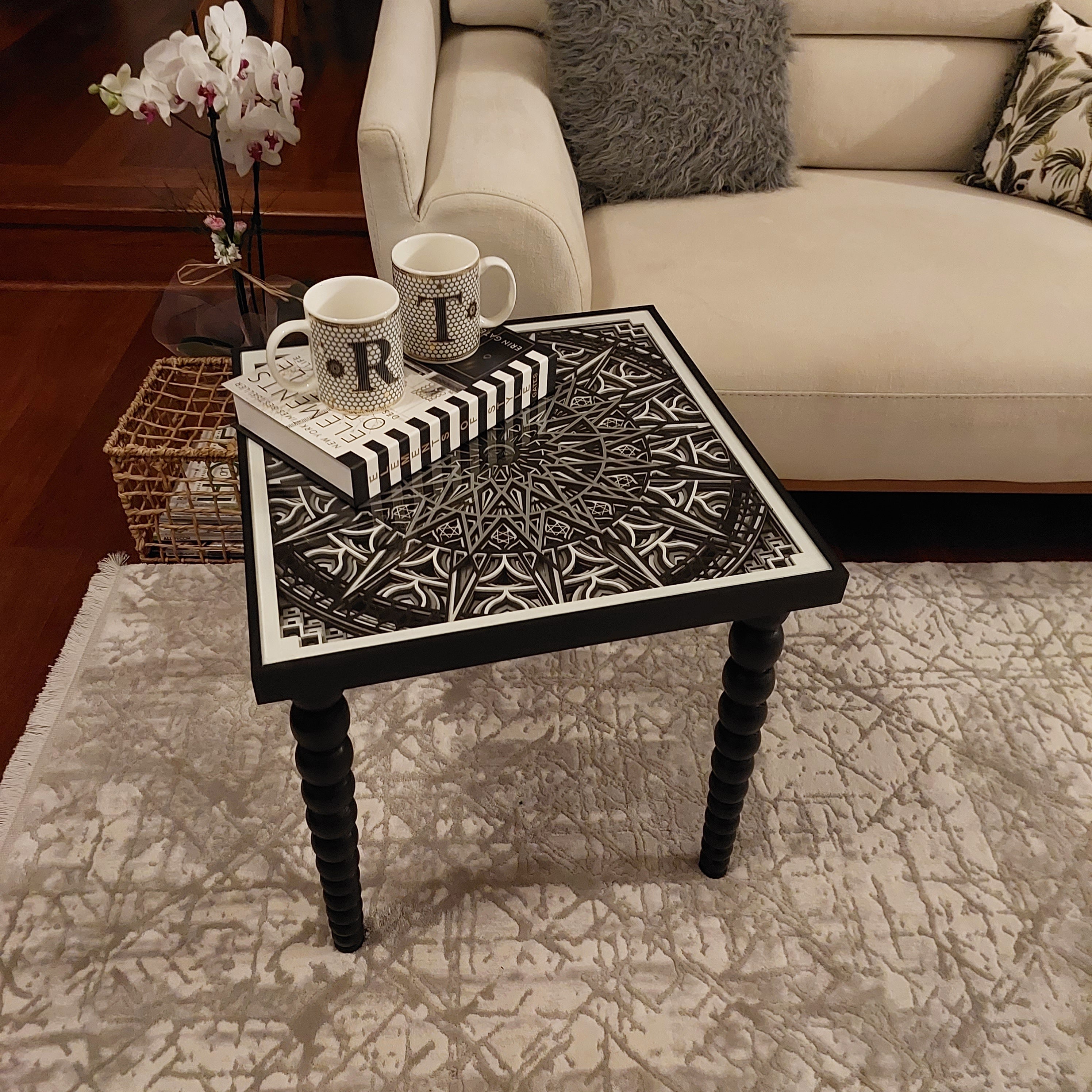 El Yapımı 3D Mandala Yan Sehpa 48×50 cm – Modern Dekoratif Sehpa