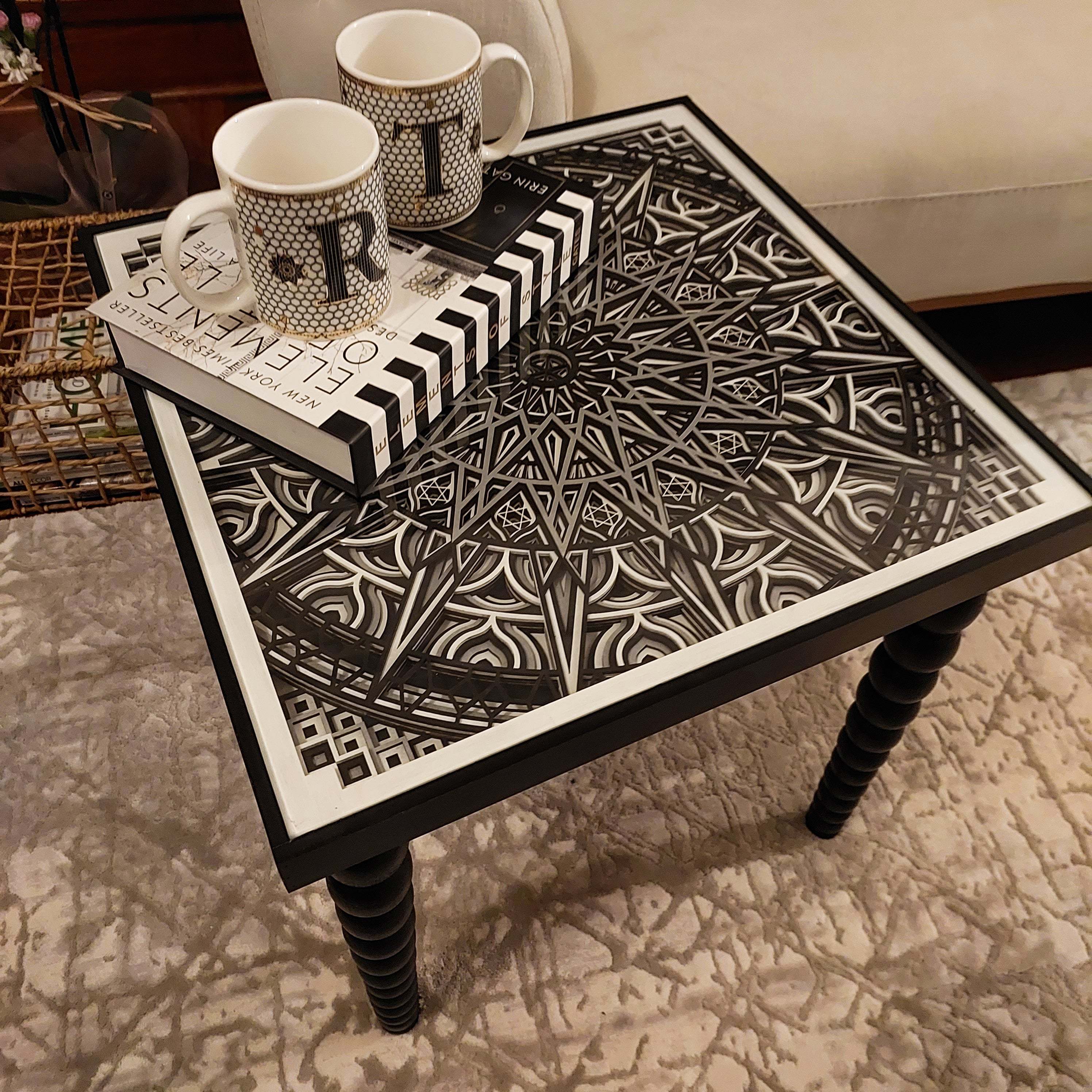 El Yapımı 3D Mandala Yan Sehpa 48×50 cm – Modern Dekoratif Sehpa