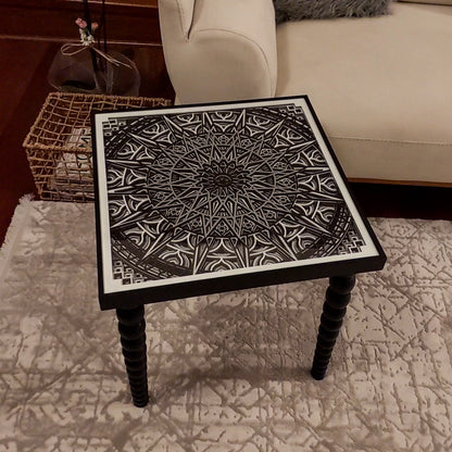 El Yapımı 3D Mandala Yan Sehpa 48×50 cm – Modern Dekoratif Sehpa
